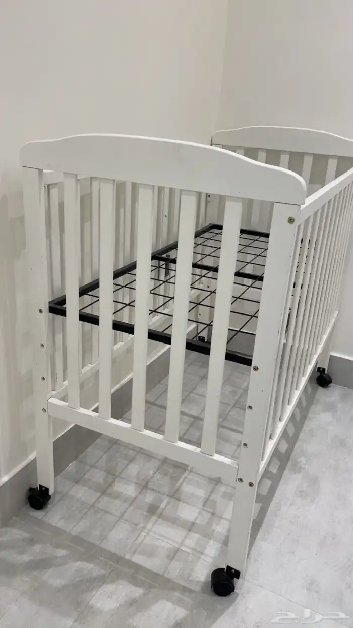 سرير اطفال 0