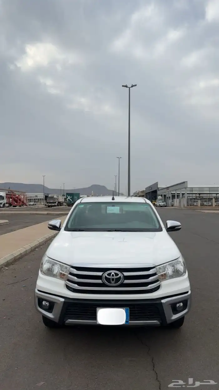 تويوتا هايلوكس 2016 فل كامل بنزين منوة المستخدم 0