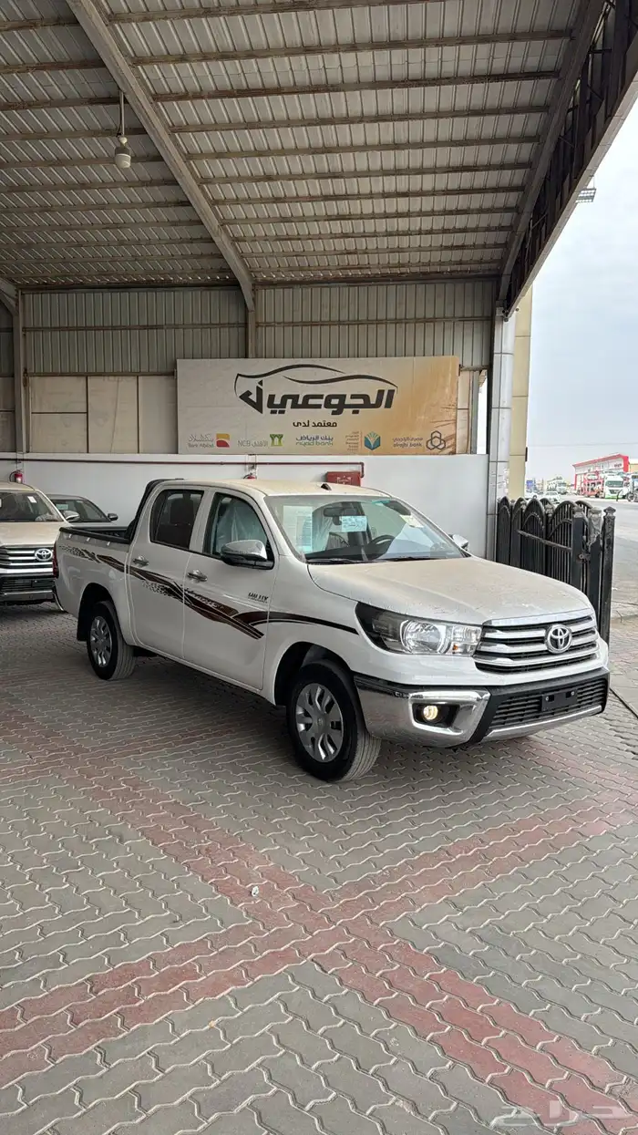 تويوتا هايلوكس GLX اوتماتيك بنزين 2026 0