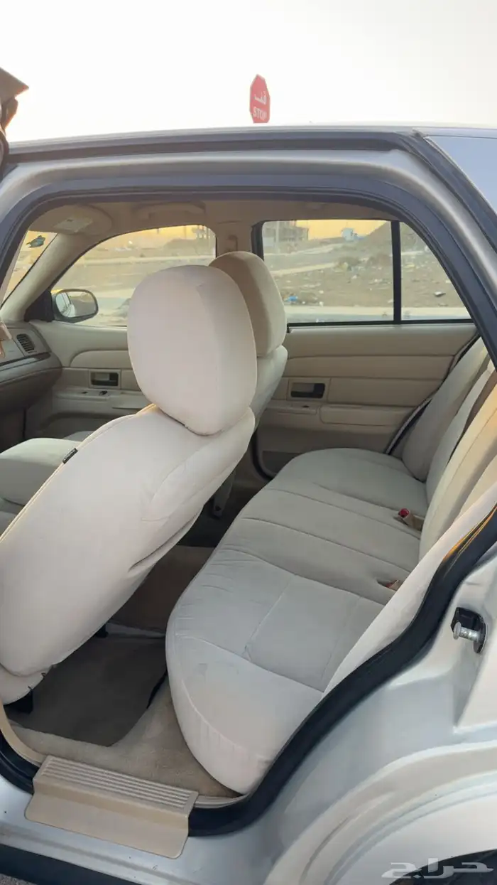 فورد كراون فكتوريا 2012 7