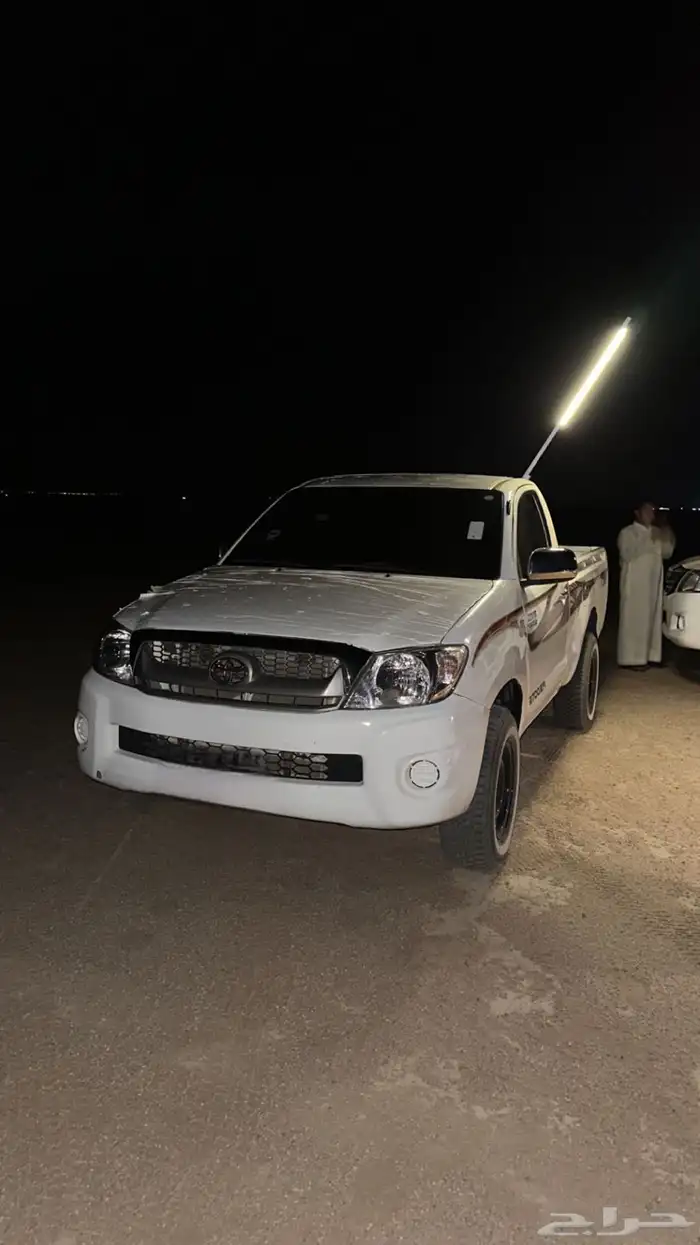 هايلوكس 2009 للبيع تحتاج شنبر او توضيب باقي الموتر طيب 3