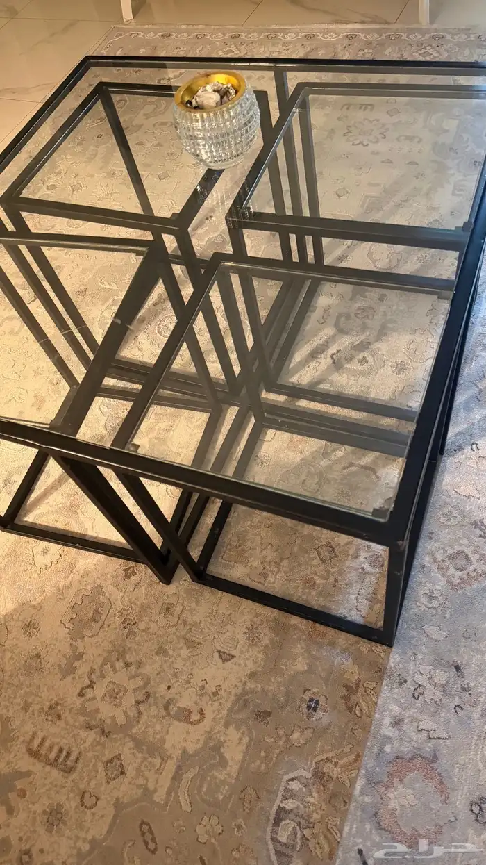 5 طاولات وحده كبيره و 4 خدمه 0