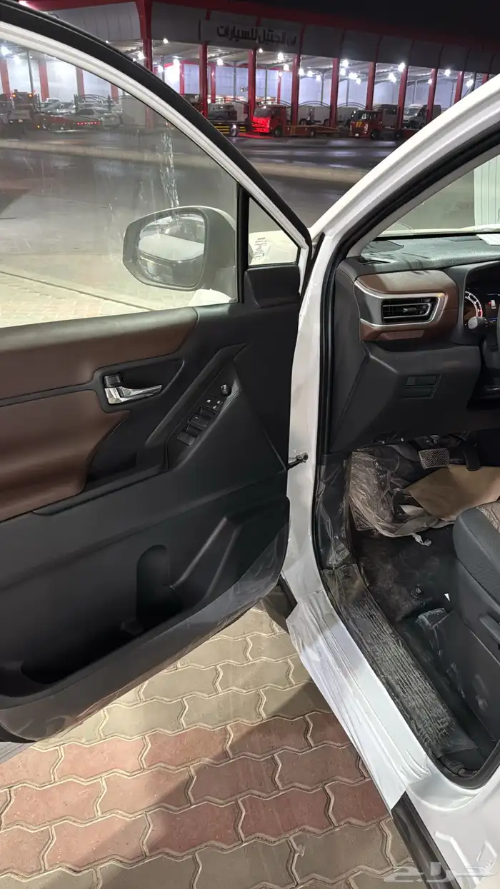 تويوتا انوفا فئة GL بنزين 2026 6