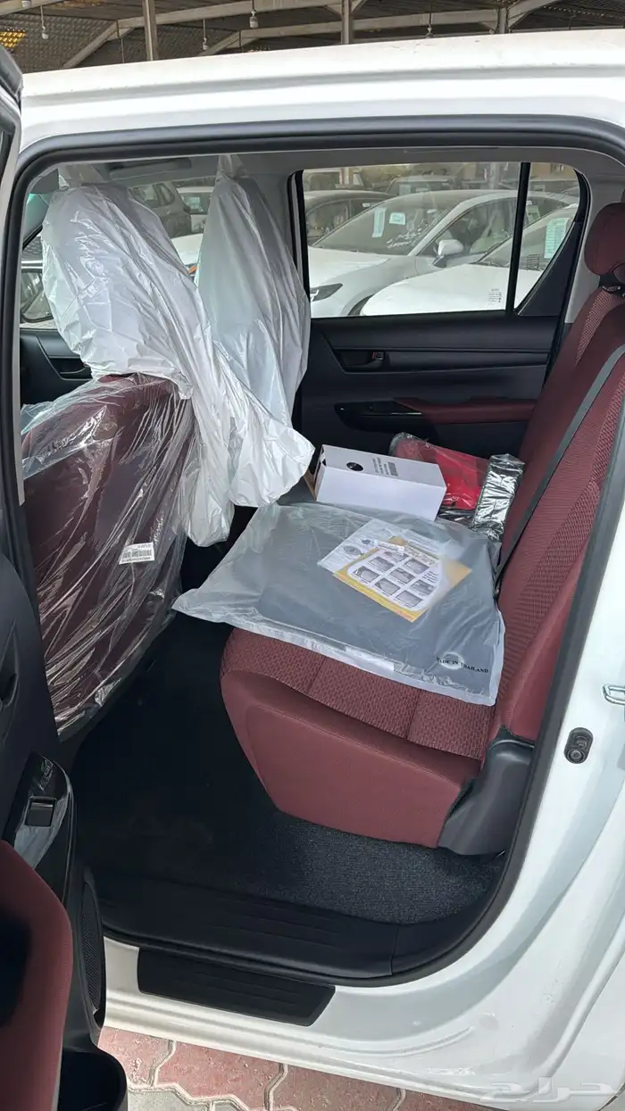 تويوتا هايلوكس GLX اوتماتيك بنزين 2026 9