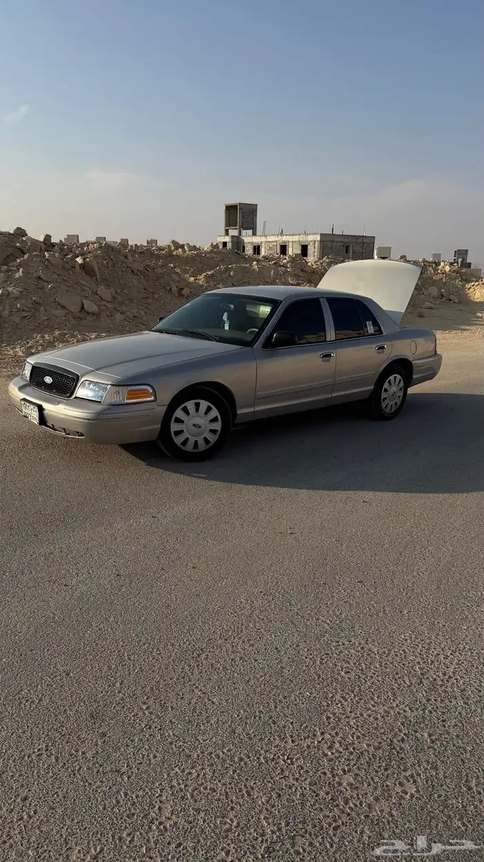 فورد فكتوريا بوليسي 2012 نظيف جدا 23