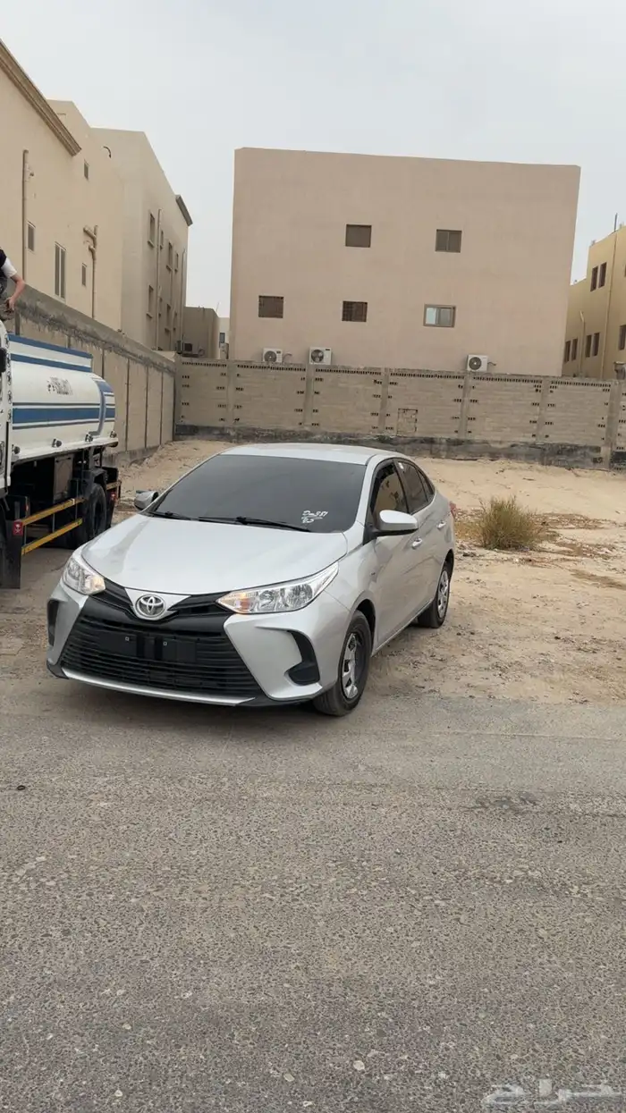 للبيع يارس موديل 22 فضي ممشى 230 ألف 0