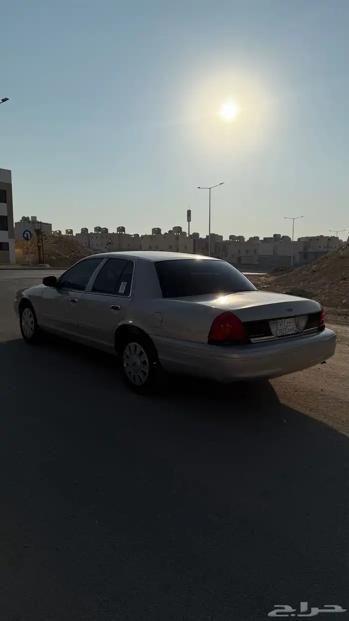 فورد فكتوريا بوليسي 2012 نظيف جدا 4