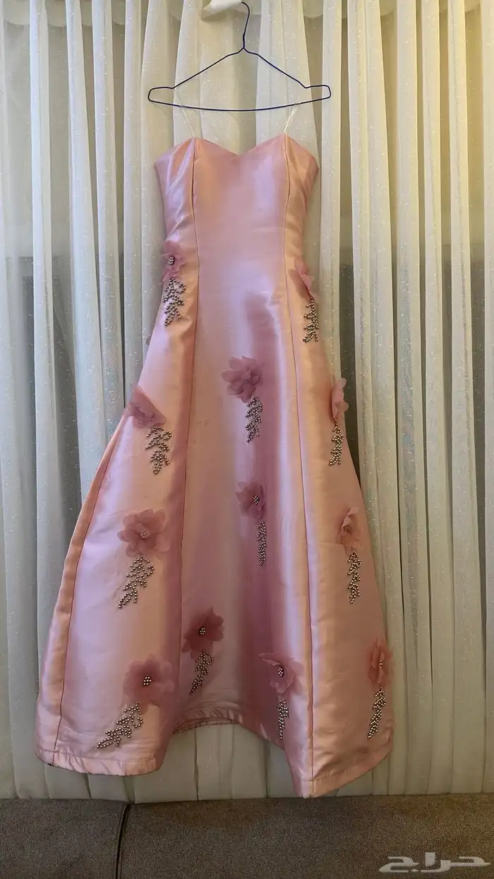 فساتين مستعمله نظيفه جدا 1