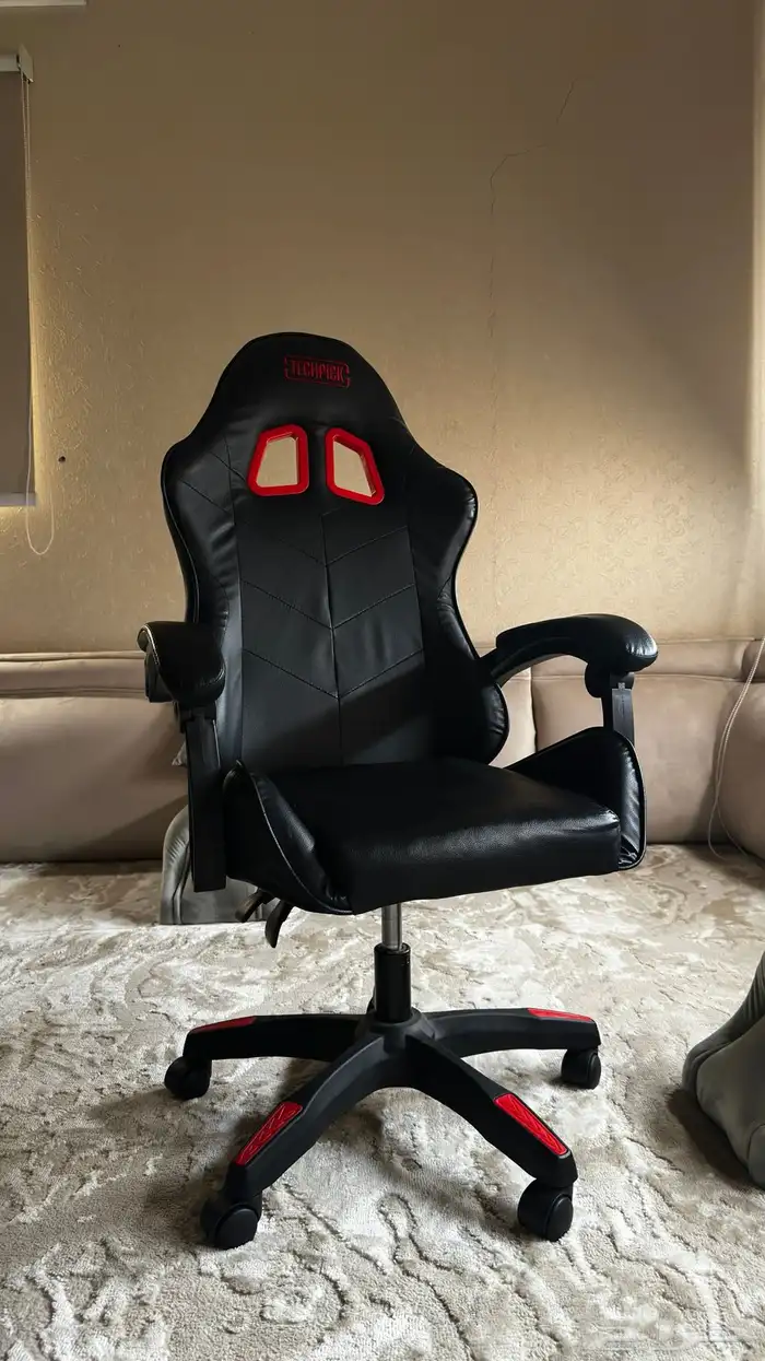 كرسي قيمنق TECHPICK نظيف جدا  وبحالة ممتازة 4
