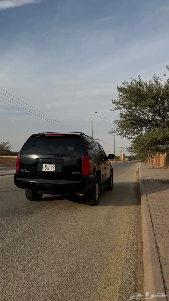 يوكن اسود مخزن 2013 5