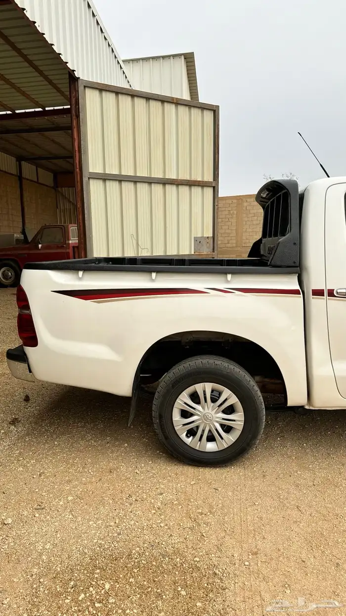 هايلوكس 2015 فل كامل ممشى قليل 5