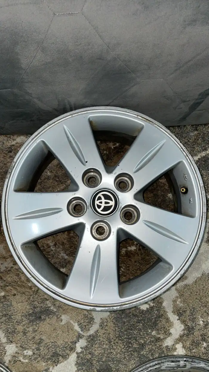 جنوط كامري 2005-2006 للبيع وكاله 3