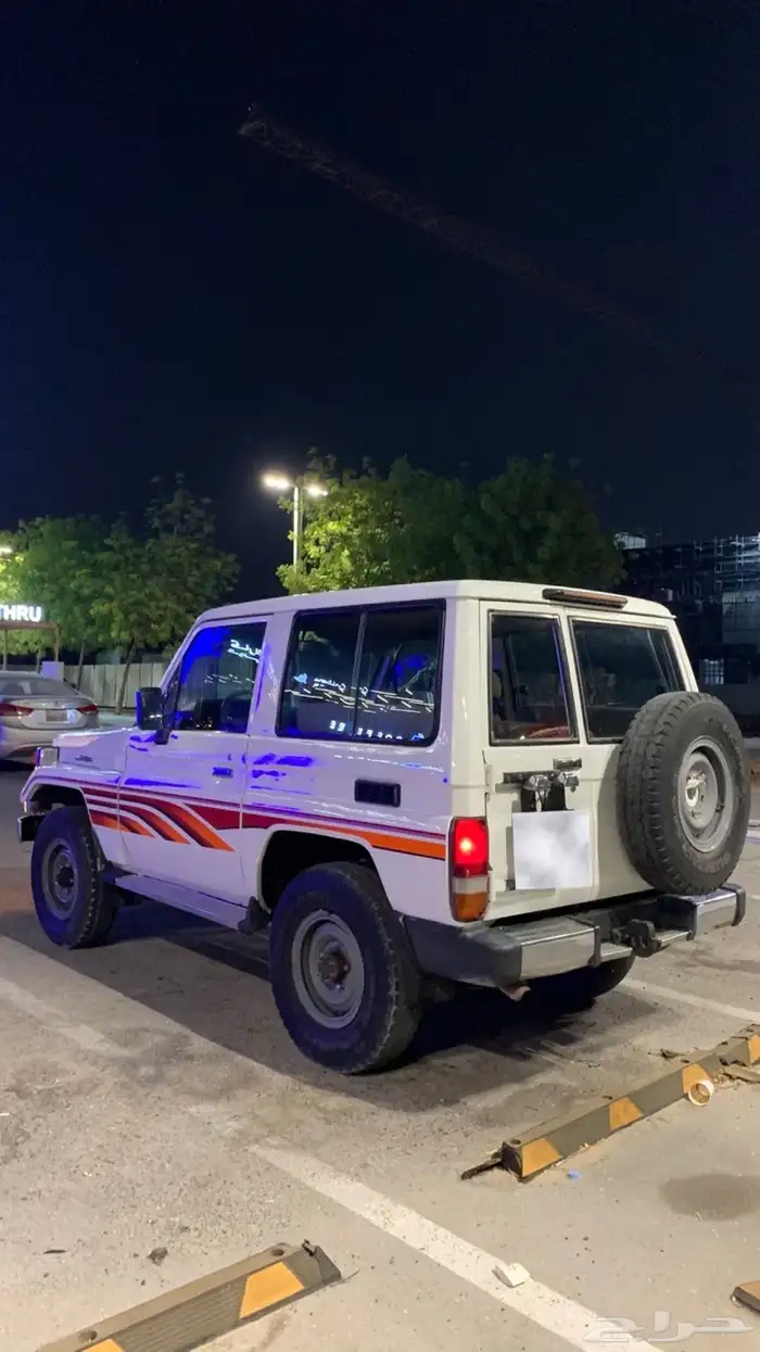 للبيع جيب ربع 2001 2