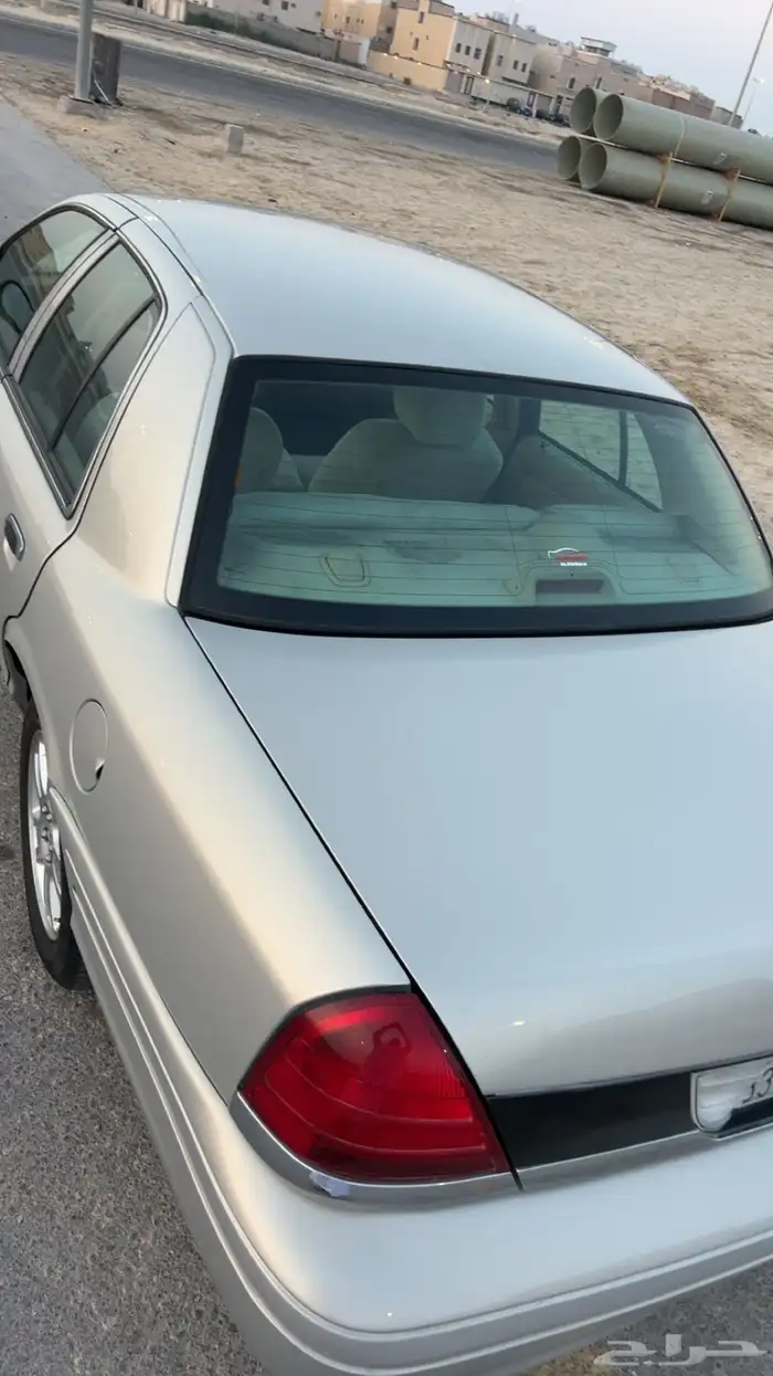 فورد فكتوريا 2011 ذهبي 6