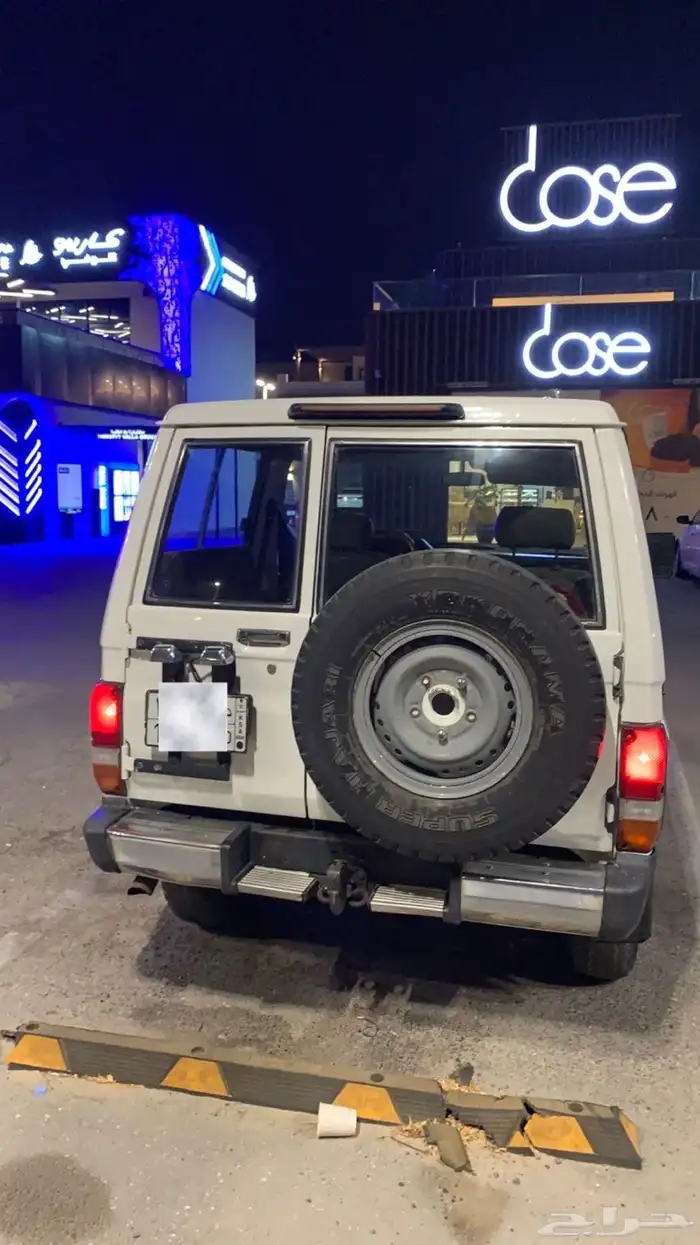 للبيع جيب ربع 2001 1