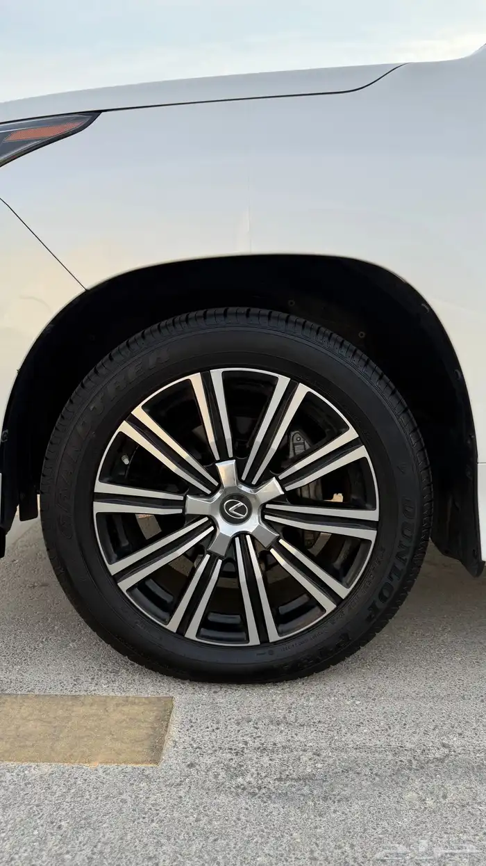 لكزس للبيع 1