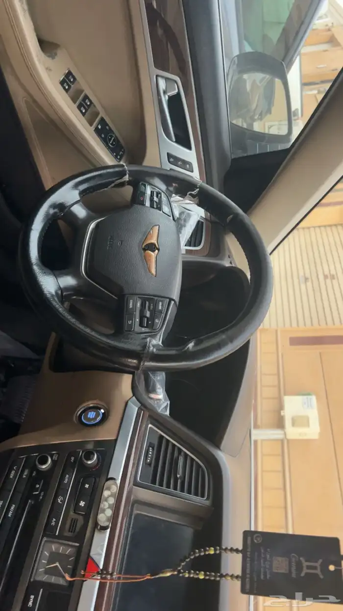 جنسس 2015 ماشيه حول 340 الف 2