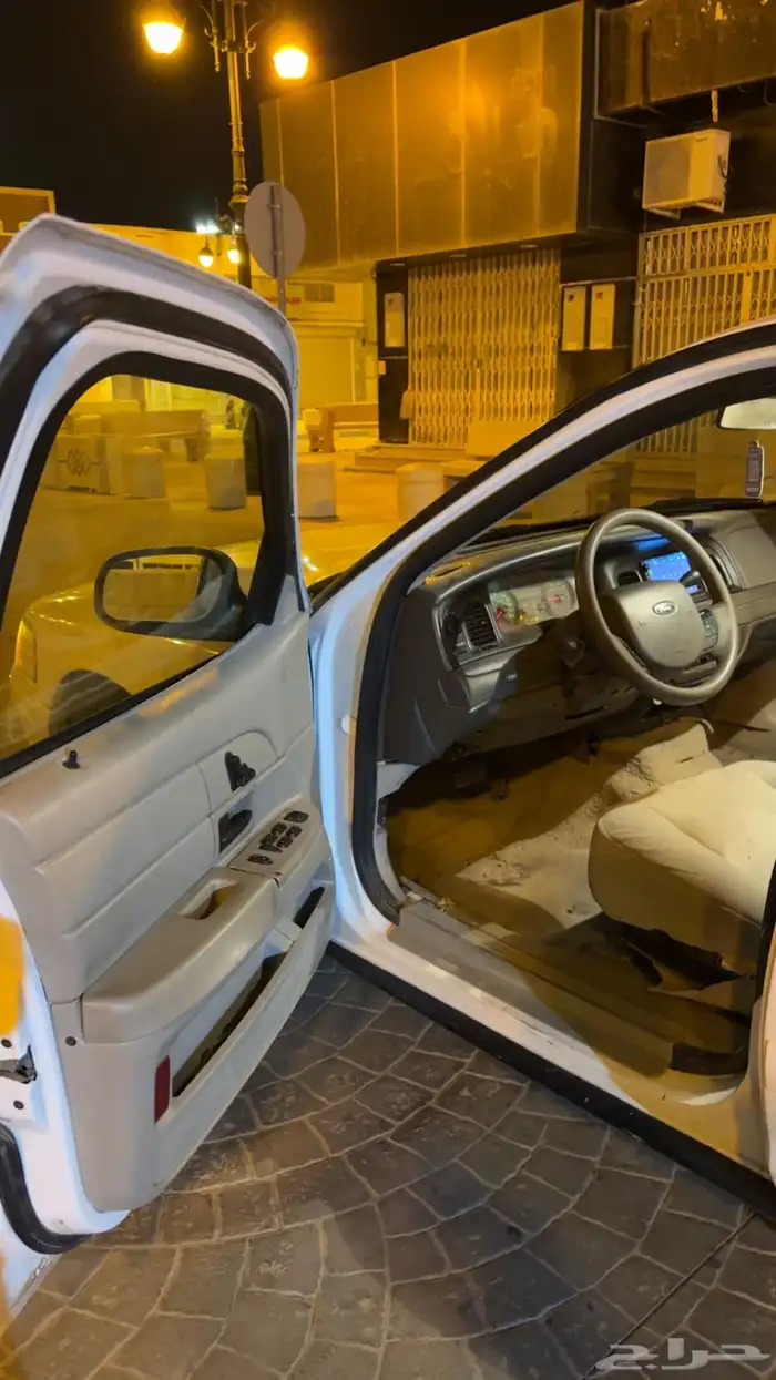 فورد بوليسي 2006 شبه مخزن 12