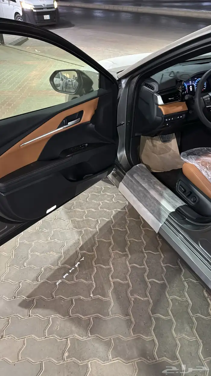 تويوتا كامري فئة قراندي بنزين 2025 6