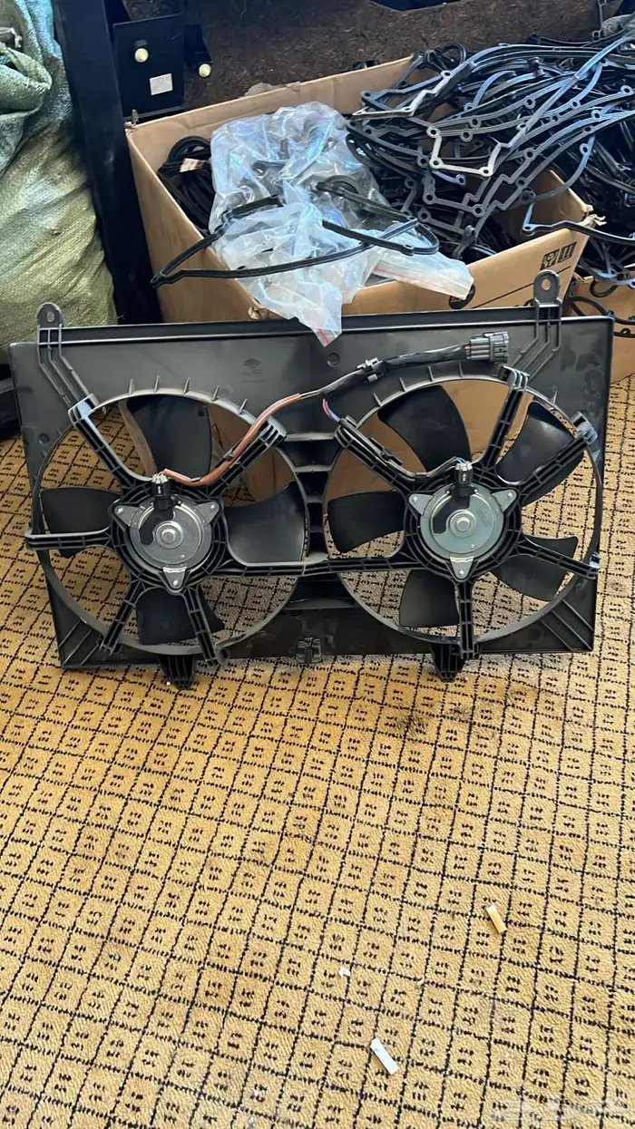 شمعات نيسان مورانو جديد اصلي ارباقات نيسان وجنوط 29