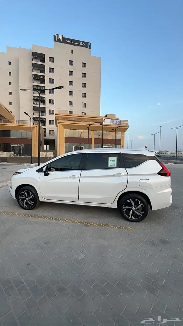 ميسوتبيشي اكسباندر 2023 11