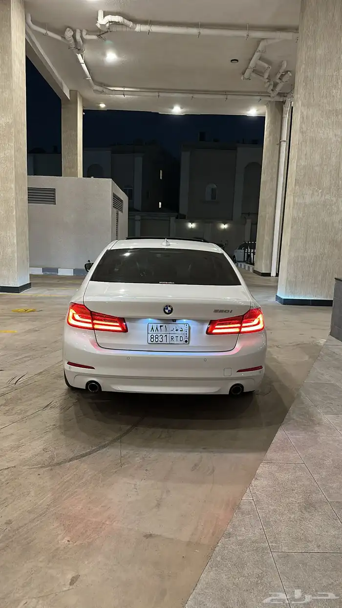 بي ام دبليو 2019 520 6