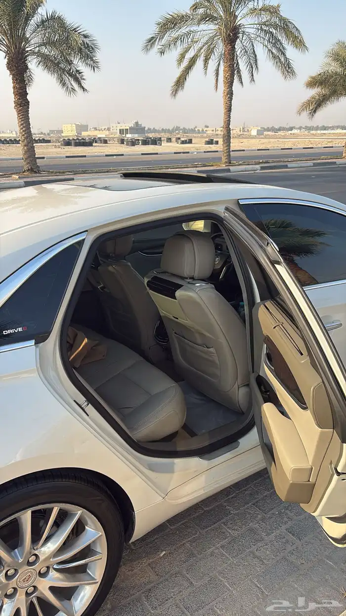 كاديلاك xts4 v 2014 للبدل او للبيع 16