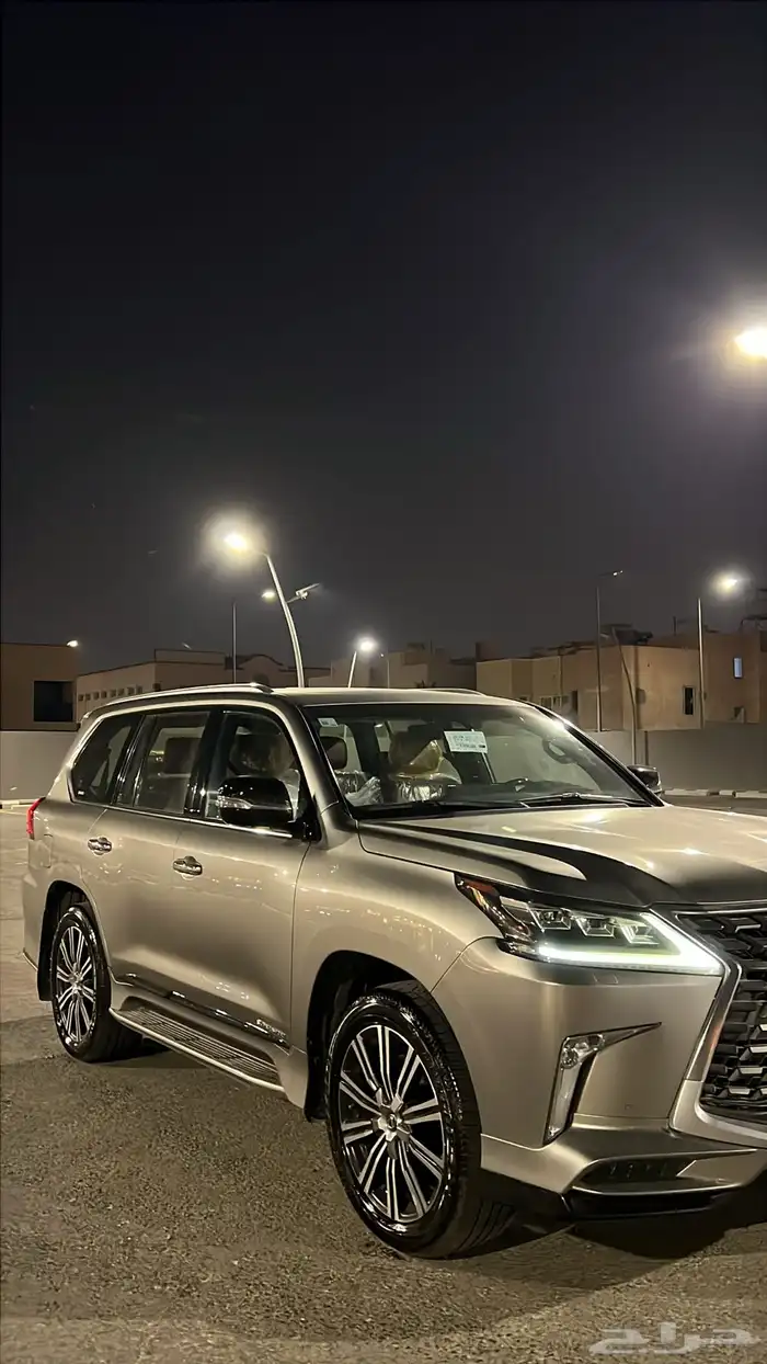 جيب لكزس LX 570 2018 سعودي وكالة 1