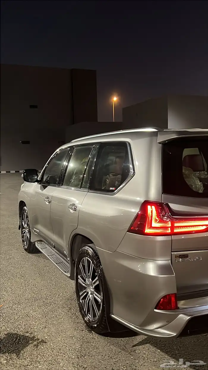 جيب لكزس LX 570 2018 سعودي وكالة 6