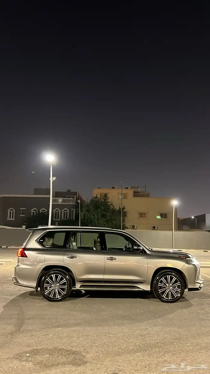 جيب لكزس LX 570 2018 سعودي وكالة 10