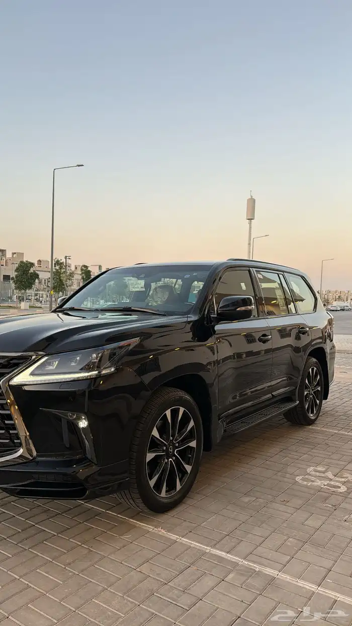 لكزس 2021 LX570 بلاك ادشن اصل شد بلد سعودي فل كامل 1