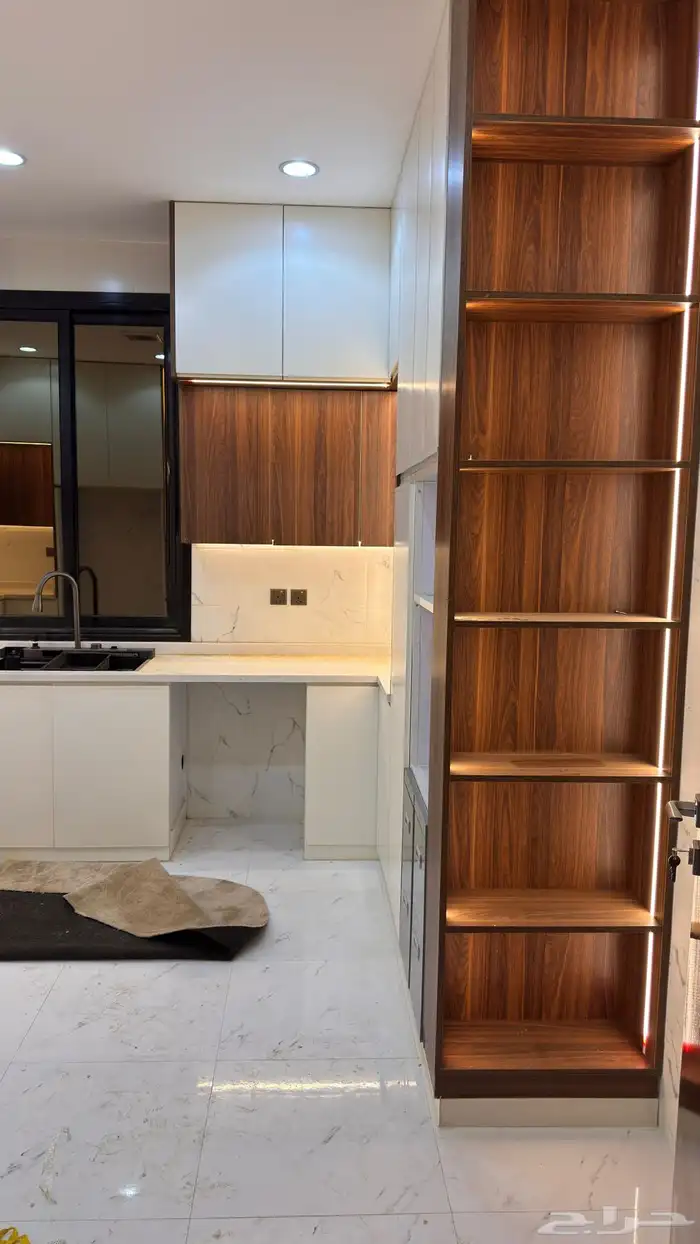 مطبخ صناعة الماني 4 في 5 للبيع مع الفرن والقلايه والمجلى 3