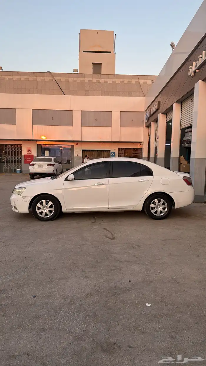 جيلي امجراند 2012 1