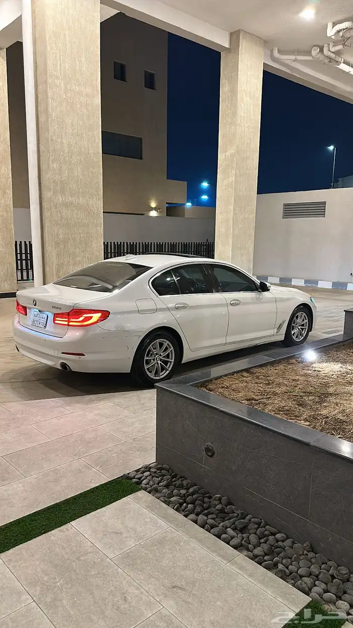 بي ام دبليو 2019 520 7