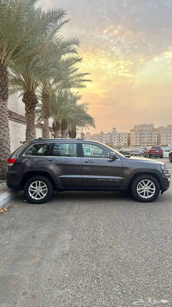 جراند شروكي 2017 - LAREDO . 2