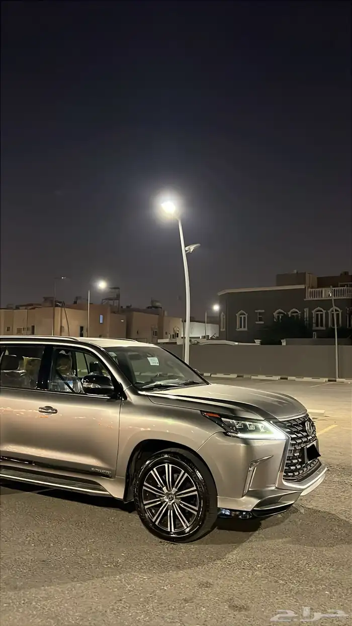 جيب لكزس LX 570 2018 سعودي وكالة 11