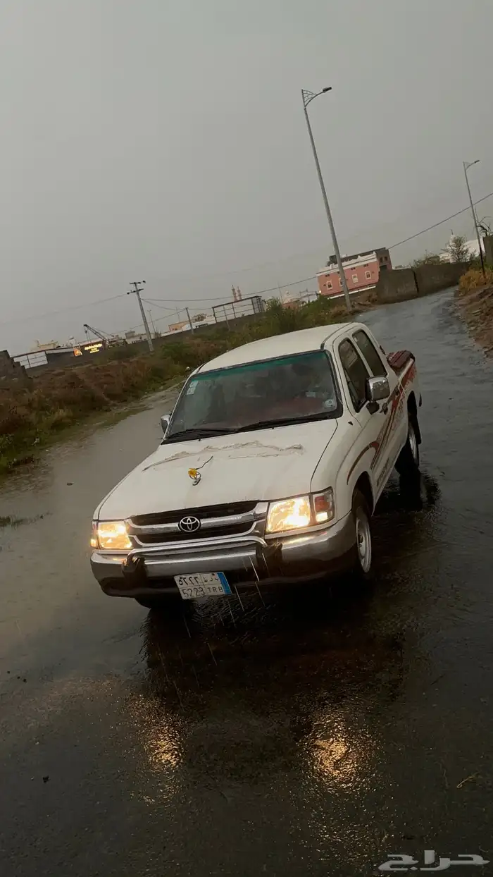 هايلكس 2002 نضيف مجدد ومفحوص موتر شغل ومش 3