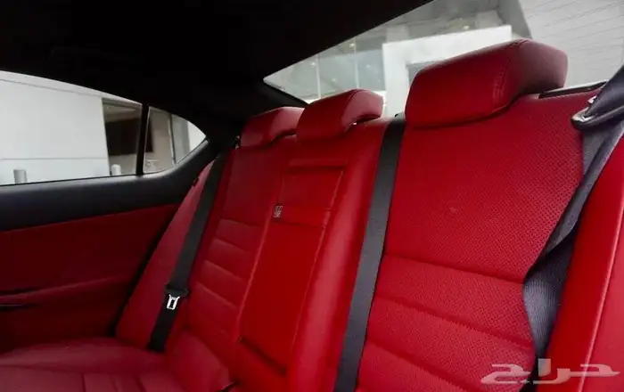 للبيع لكزس IS500 موديل 2024 - V8 فل الفل وارد كندا 5