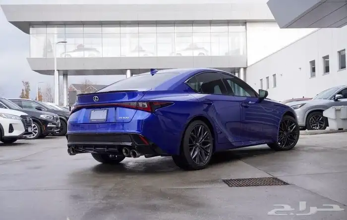 للبيع لكزس IS500 موديل 2024 - V8 فل الفل وارد كندا 1