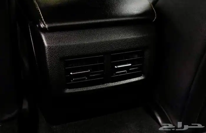 للبيع لكزس IS500 موديل 2024 - V8 فل الفل وارد كندا 16