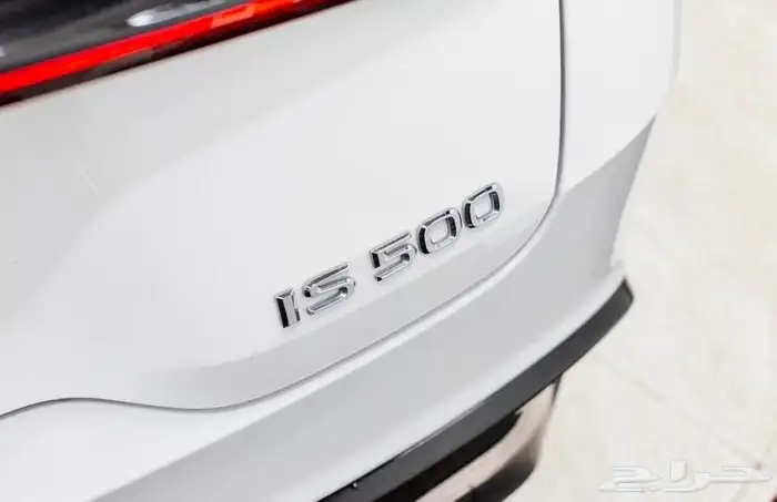للبيع لكزز IS500 موديل 2023 - V8 بسعر بطل وارد كندا 4