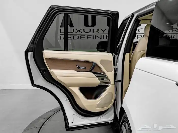 للبيع رانج روفر فوج 2023 - V8 ممشى قليل جدا كندي 11