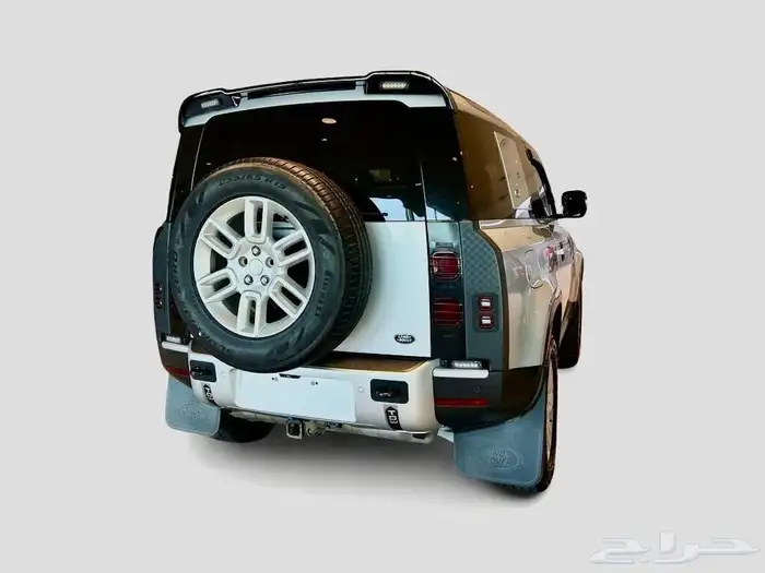 للبيع ديفندر موديل 2023 - 4 سلندر ببلاشش وارد كندا 10