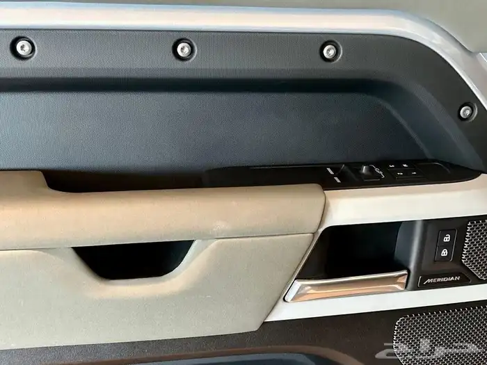 للبيع ديفندر موديل 2023 - 4 سلندر ببلاشش وارد كندا 16