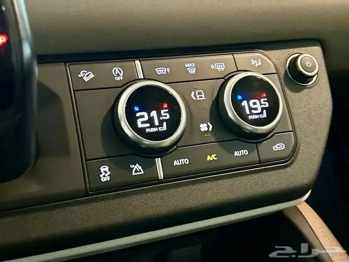 للبيع ديفندر موديل 2023 - 4 سلندر ببلاشش وارد كندا 20