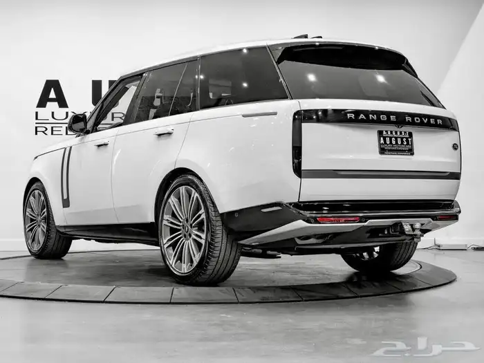 للبيع رانج روفر فوج 2023 - V8 ممشى قليل جدا كندي 0