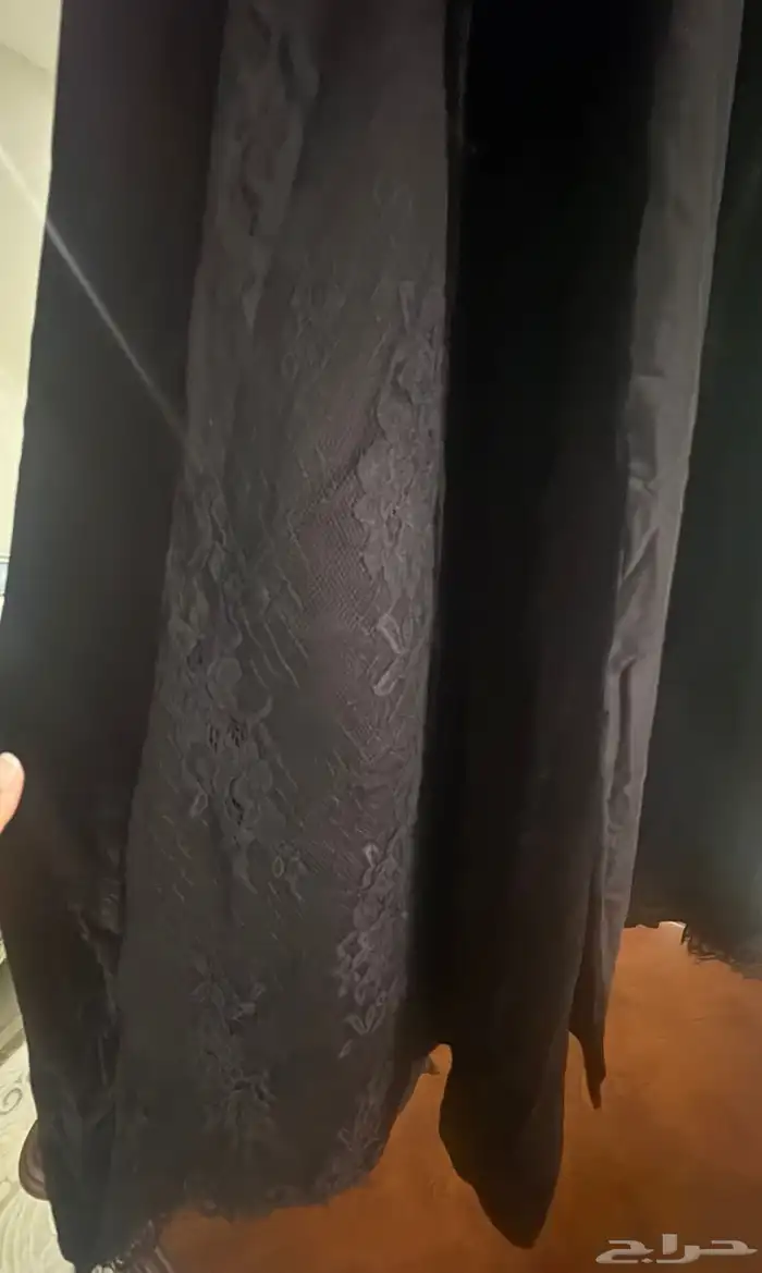 عبايه مخمل أكمام دانتيل كشخه 1