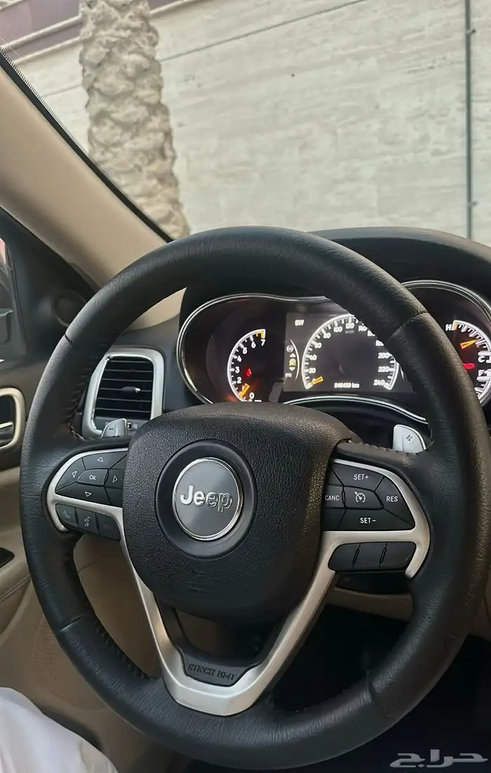 جراند شروكي 2017 - LAREDO . 14