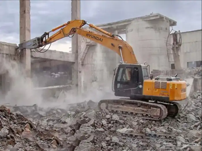 بوكلينات هدم مباني والحفر والترحيل 1