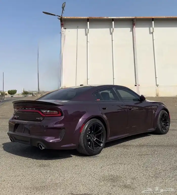 تشارجر هيلكات وايد بدي2022الوحيده بالمملكه باللون شبة اصفار 8